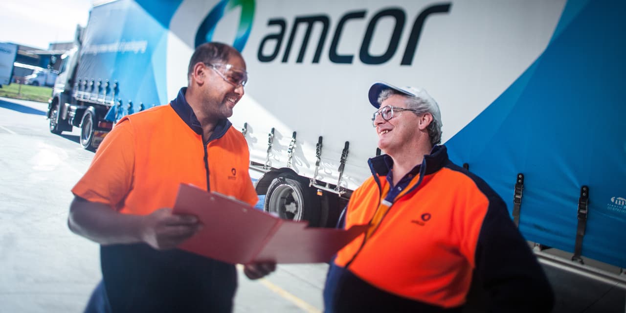 Amcor Stock Yields 5.5% With Earnings Growth Picking Up