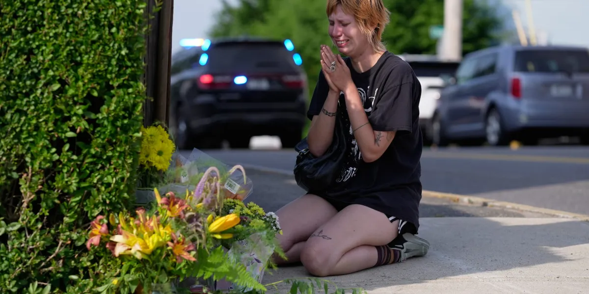 An ICE officer fired into another moving car, this time in Maine