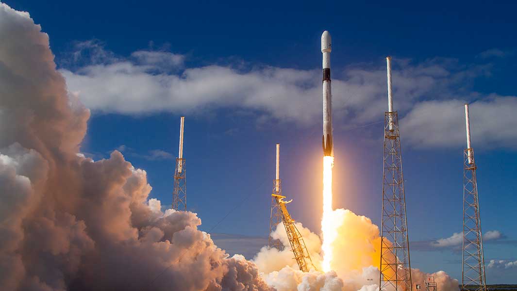 Analyst Boosts SpaceX Valuation On Blue Origin News; Ark Buys Shares