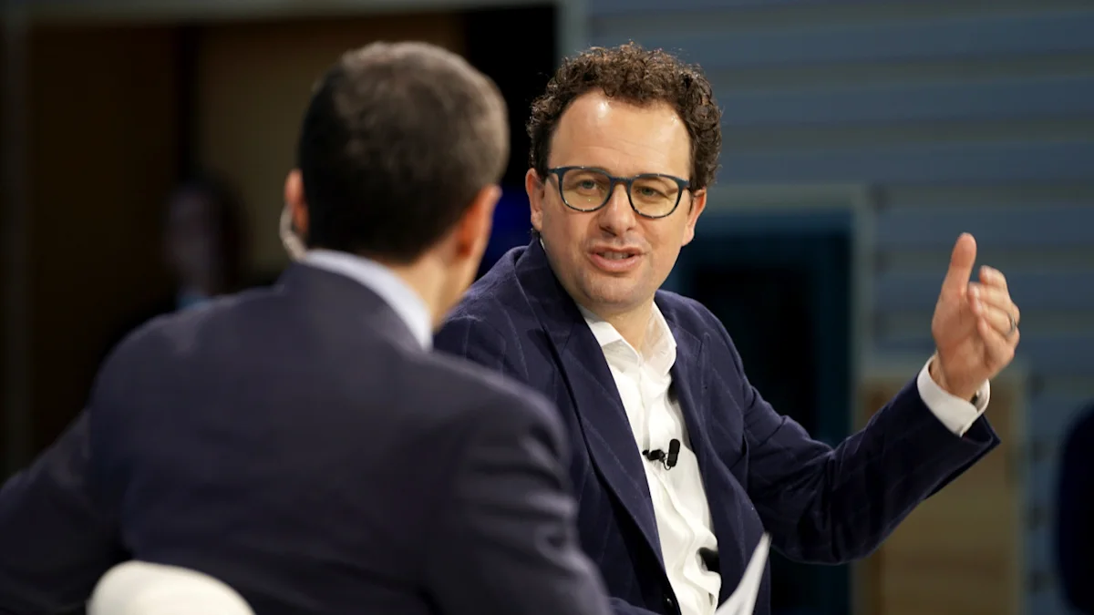 Anthropic is offering $600,000 to someone to shape its Wall Street story as it gears up for a blockbuster IPO