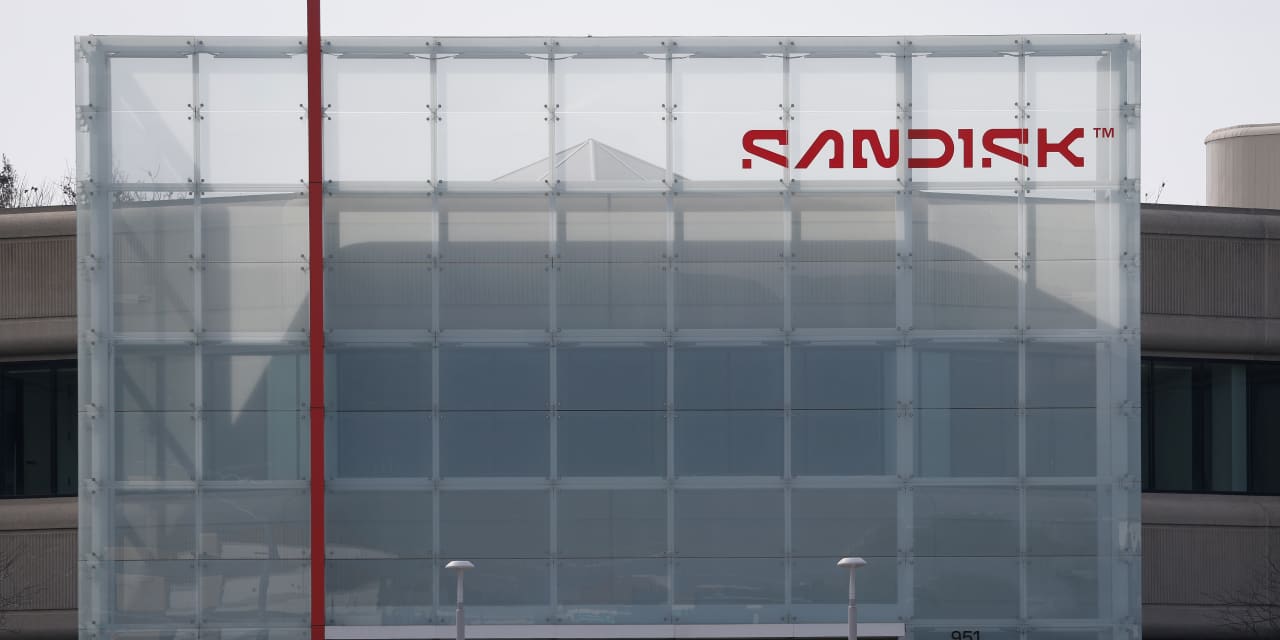 ASML and 21 More Stocks to Consider Buying Out of the AI Wreckage