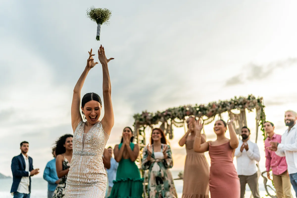 Best credit cards for wedding expenses (2026)