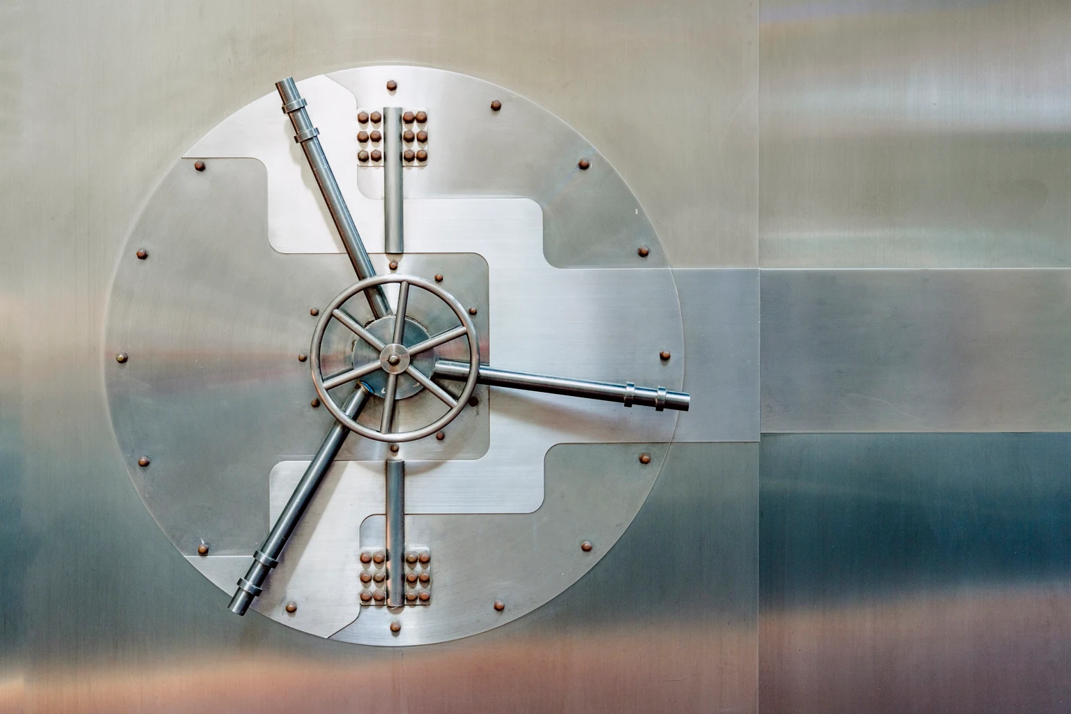 Big Banks Outperform Sector, But Risks Shine Bright