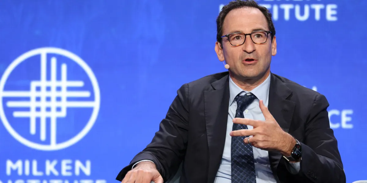 Blackstone’s president tells Gen Z that just being nice could land them a promotion because ‘people want you to win if you treat them in a good way’