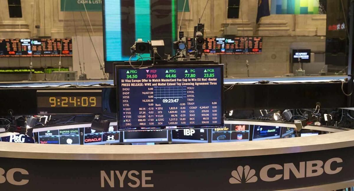 Broader Market Weakens as Energy and Software Stocks Fall
