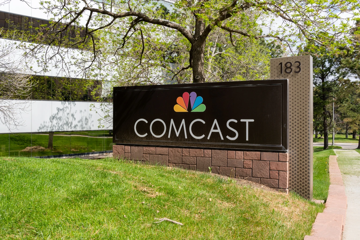 Comcast: A Very Cheap Stock, But Broadband Overhang Persists