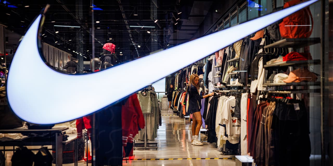 Could Nike Get the Boot from the Dow? Why Berkshire Hathaway Might Take Its Place.