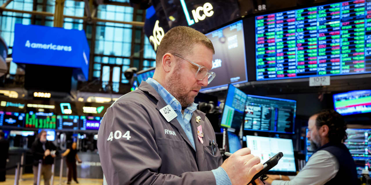 CXMT, Sandisk, ASML, SpaceX, D-Wave Quantum, Workday, and More Stocks That Explain Today’s Market