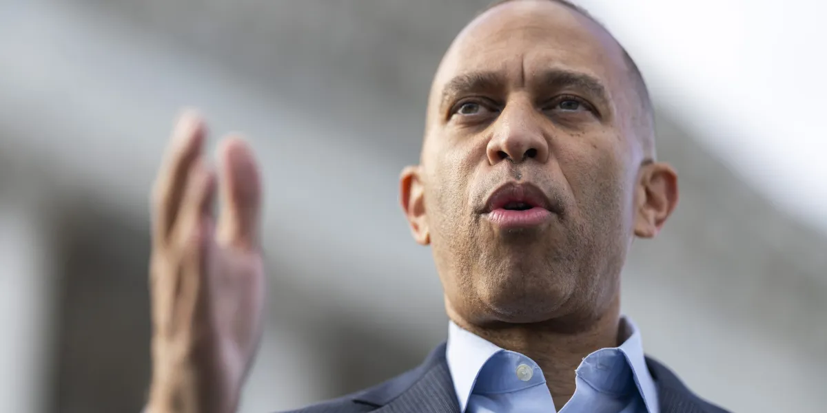 ‘Divorced from reality’: House leader Jeffries says Dems ‘hold firm’ in midterm race—and says Trump undermines ‘democracy, freedom and dignity’