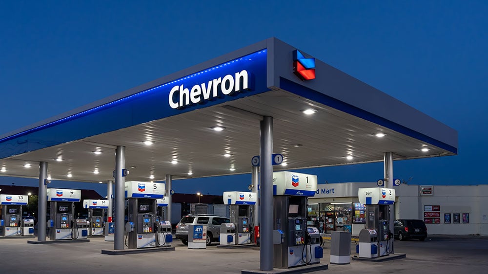 Dow Jones Energy Giant Chevron Eyes Buy Point As Oil Prices Tumble, But ASML Dives Below Key Level