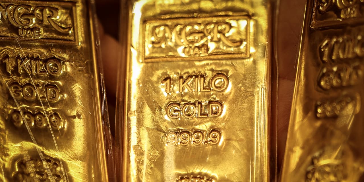 Dutch Treat? Netherlands Moves Gold Out of U.S. as Global Risks Rise