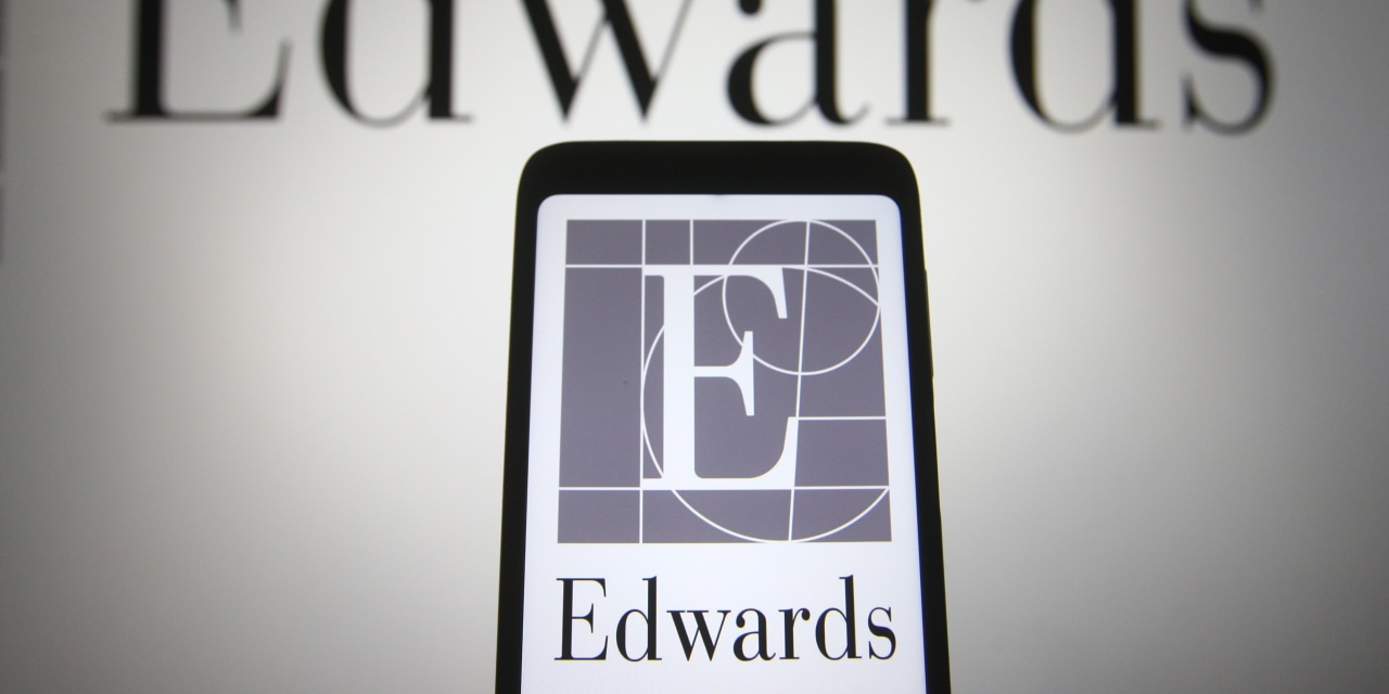 Edwards Lifesciences Narrows Full-Year Sales Outlook After Second-Quarter Growth