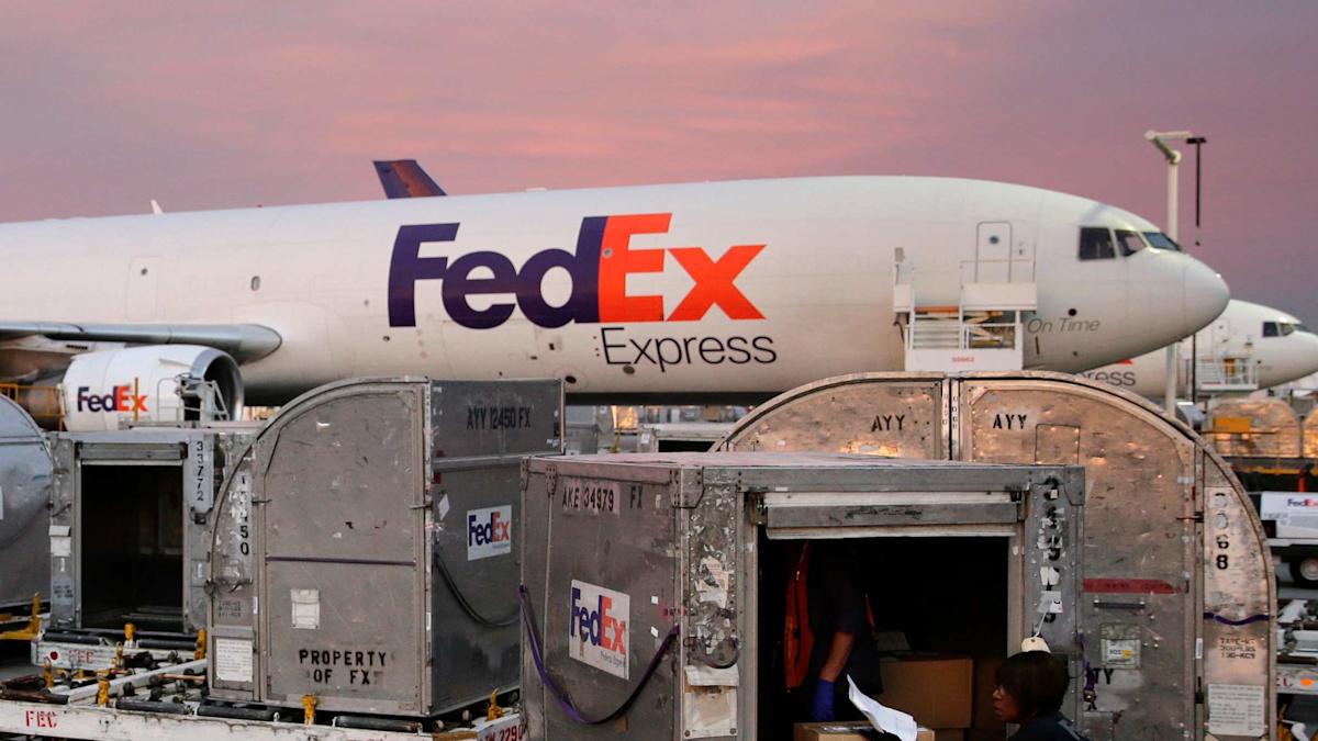 FedEx stock sinks as trade policy whiplash weighs on results