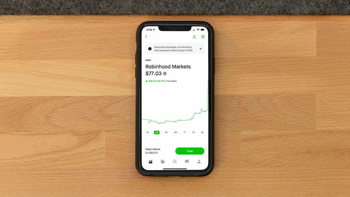 HOOD Stock Layoffs: What to Know as Robinhood Slashes 10% of Jobs