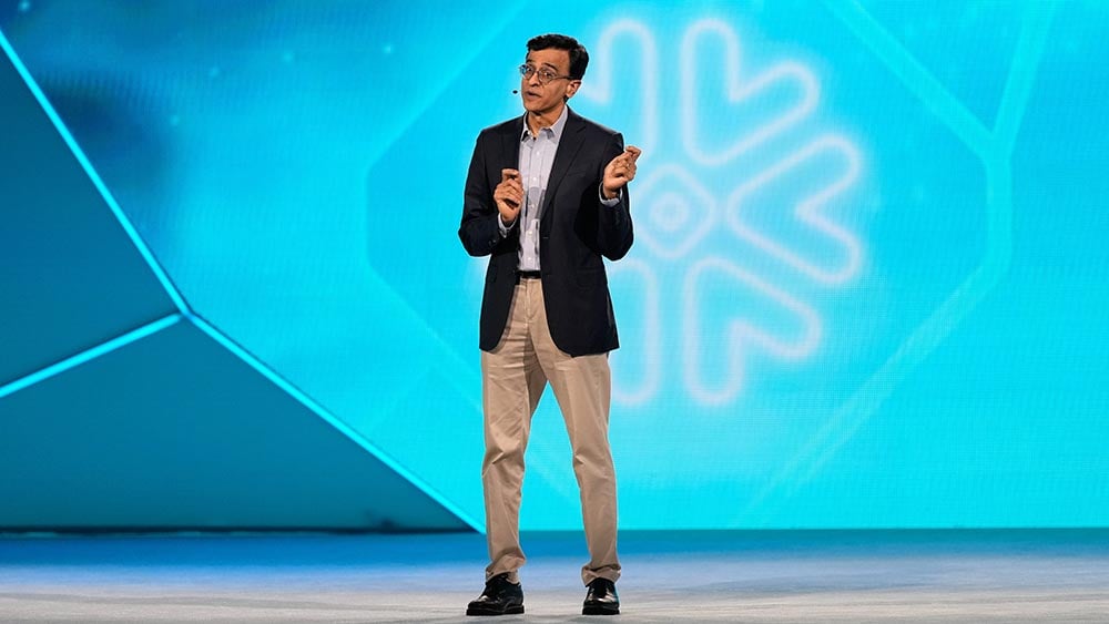 How Snowflake Stock Is Keeping Cool While Other Software Stocks Melt