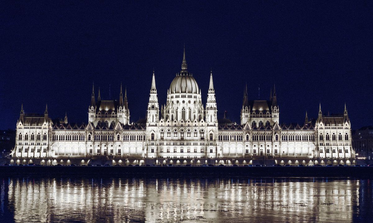Hungarian Parliament Scraps Crypto Verifier Rule: What Does it Mean?