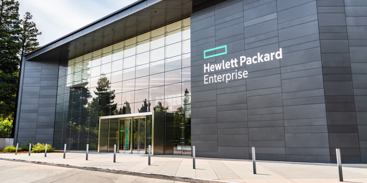 It Isn’t Too Late to Buy AI Hardware Boom, Analyst Says. Just Look at HPE Stock.