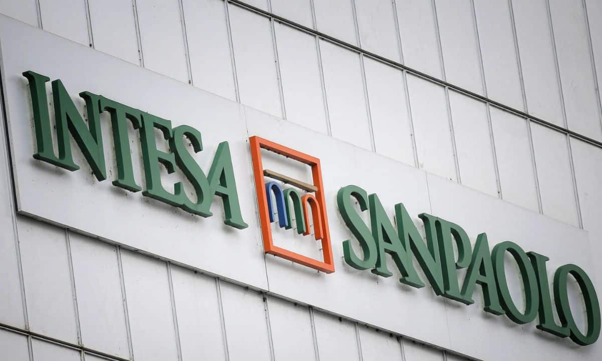 Italy’s Biggest Bank Cuts IBIT Exposure by 94% While Buying More Staked Ethereum