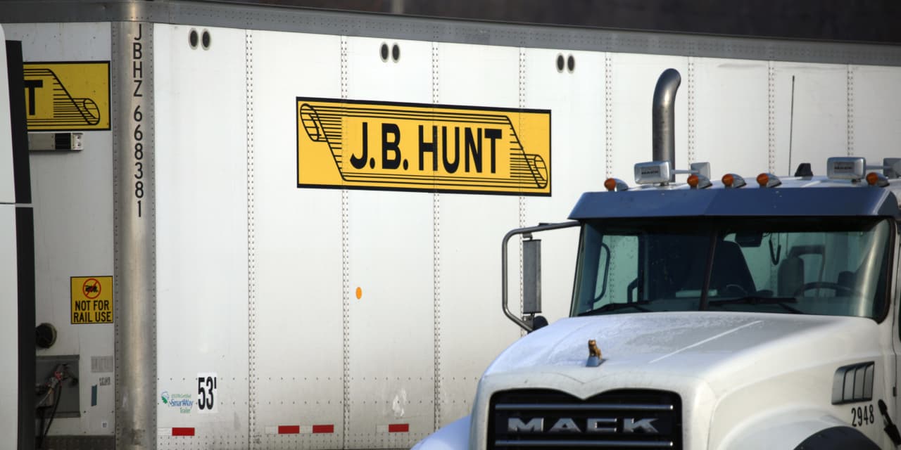 J.B. Hunt Stock Jumps as Earnings Exceed High Expectations for Trucking