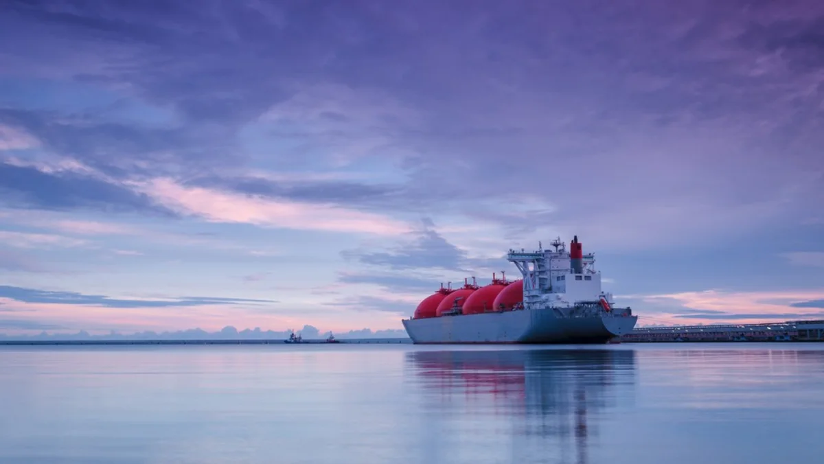 Japan's LNG Giant Weighs U.S. IPO to Accelerate Global Expansion