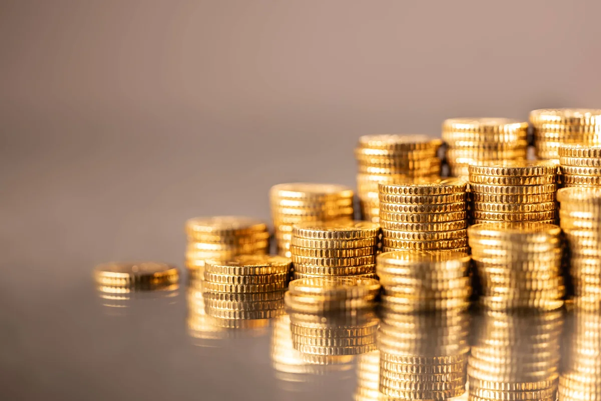 JPMorgan tweaks gold price target as Fed risks return