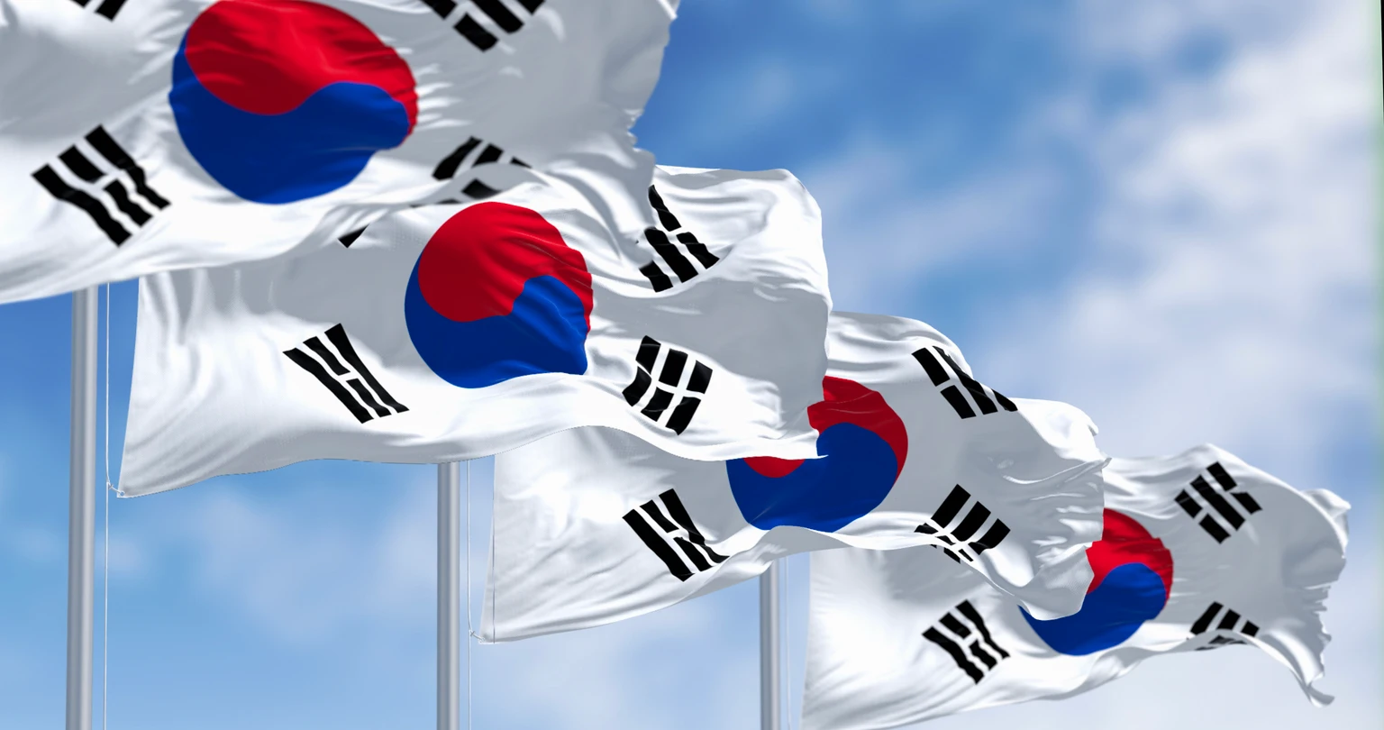 KDEF: This Korean Defense Fund Is Unique, But Not Quite A Buy Today
