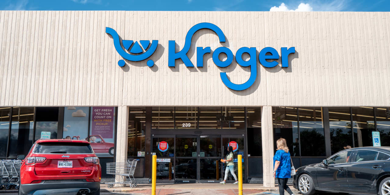 Kroger Thinks Smaller With $1.65B Giant Eagle Buy After Albertson Merger Fizzled