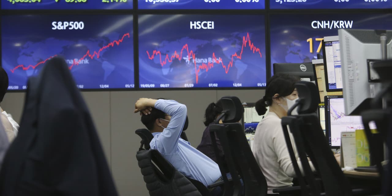 Micron Stock Falls After Memory Rivals SK Hynix, Samsung Sink KOSPI Index