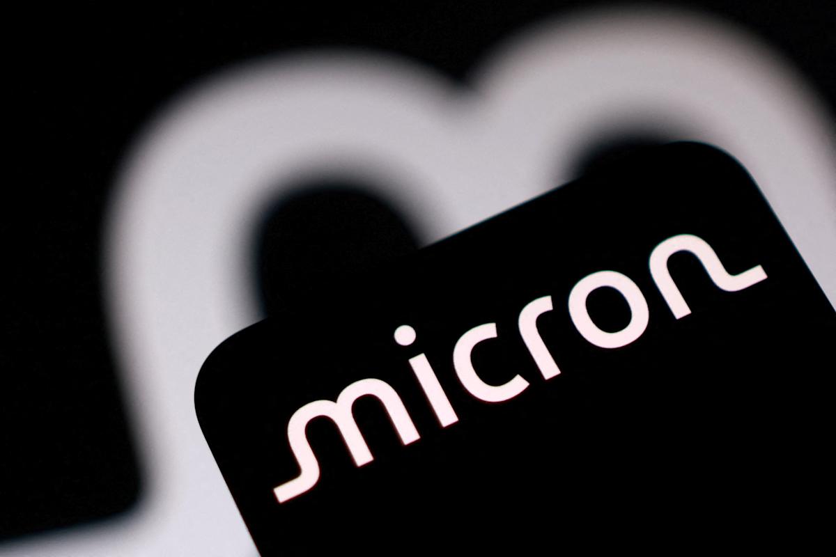 Micron stock surges to new high amid AI memory trade boom, Anthropic deal