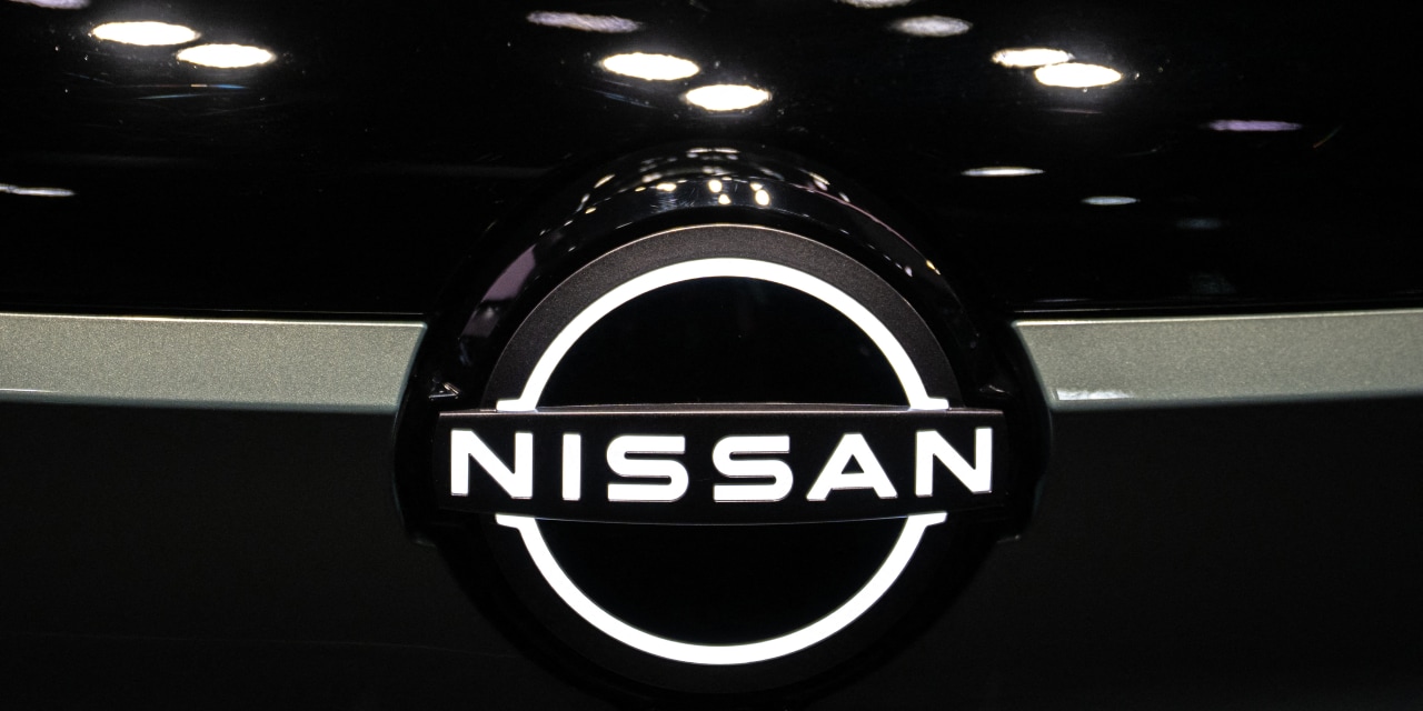 Nissan Posts First Quarterly Profit in Two Years, Keeps Outlook