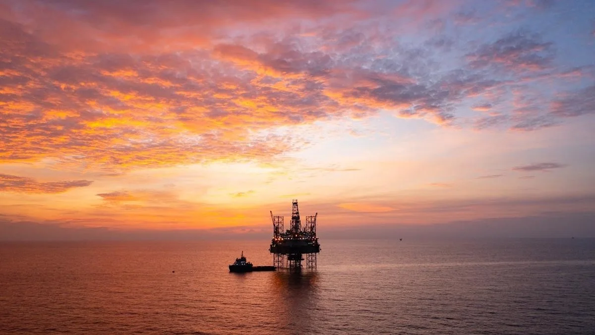 Norway's Oil Output Beats Forecasts as Hormuz Traffic Stays Near Crisis Lows