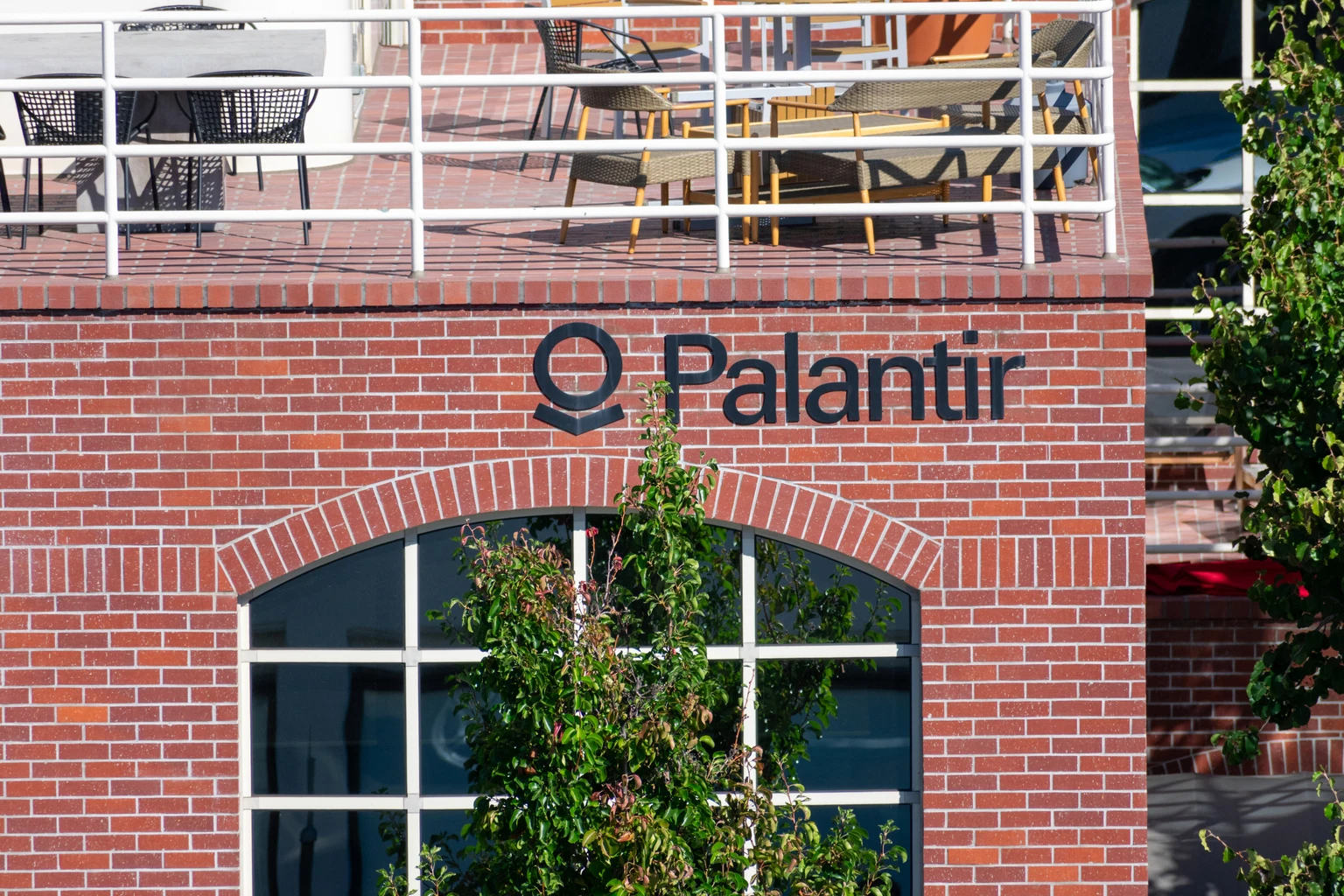 Palantir: Upgrading To Bullish After A Record Quarter Meets A 48% Selloff