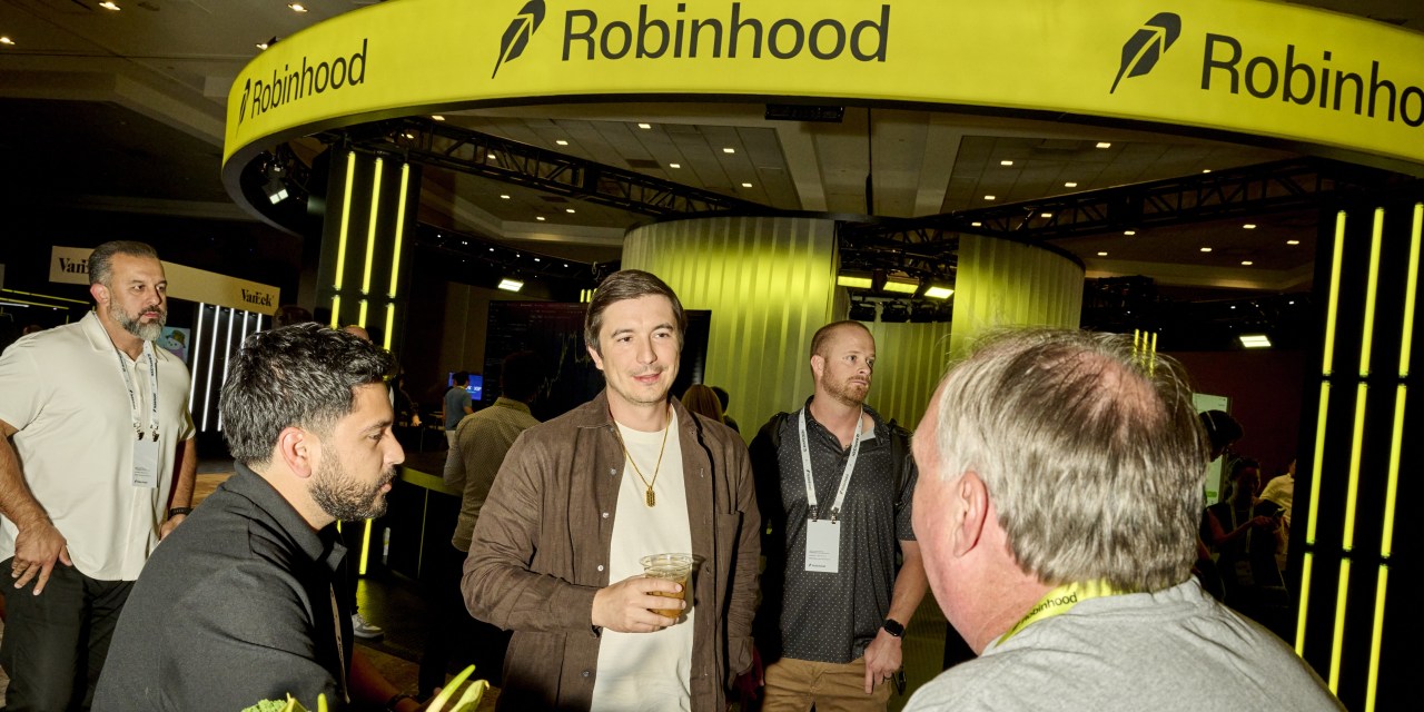 Prediction-Markets Race Heats Up as Robinhood and Crypto.com Hold Talks