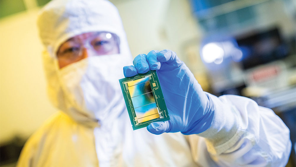 Profit From Intel Stock's High Volatility With An Advanced Options Trade: The Short Strangle