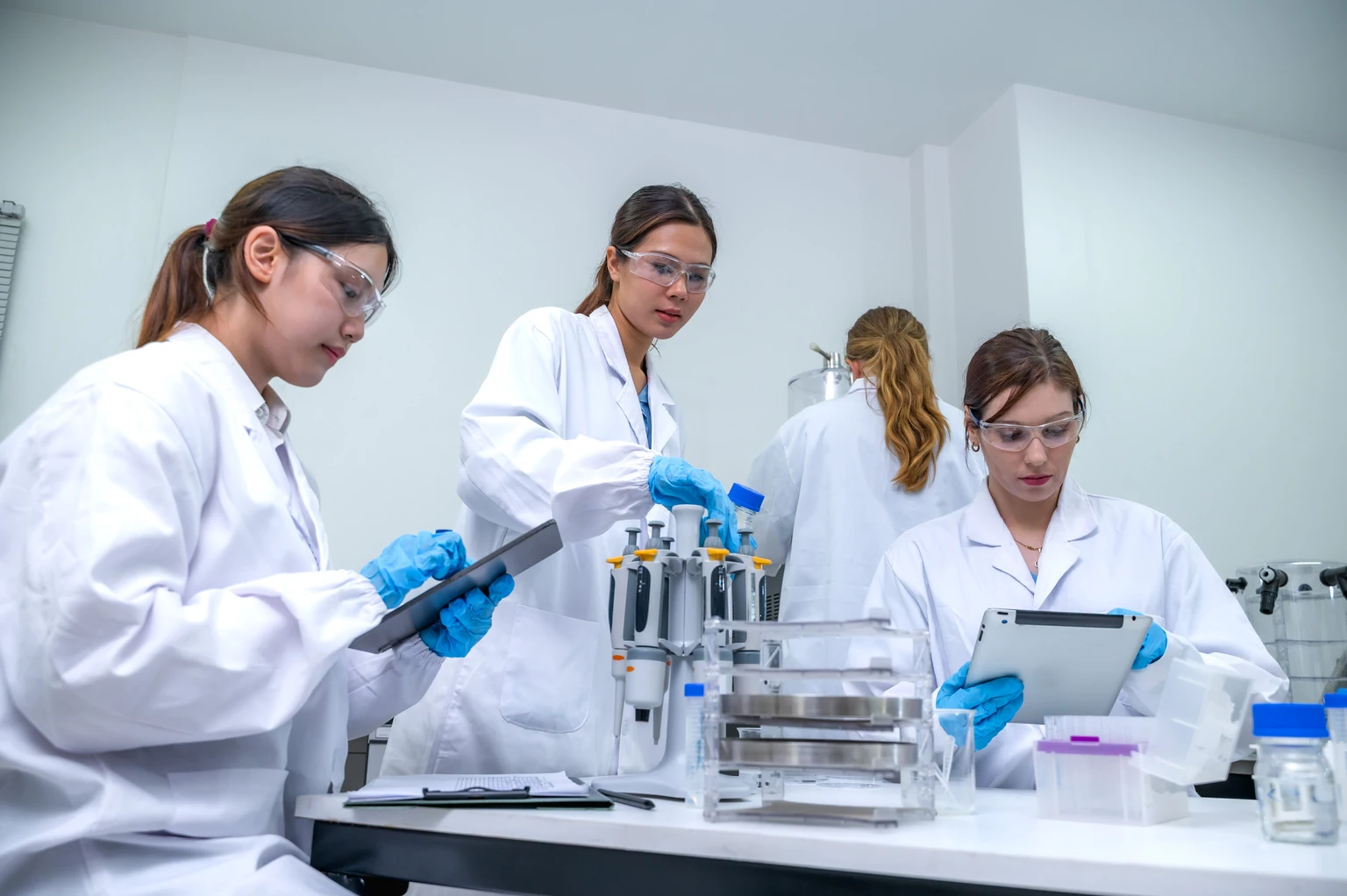 Q32 Bio: 'Strong Buy' On Solid Bempikibart SIGNAL-AA Study Data And Catalysts