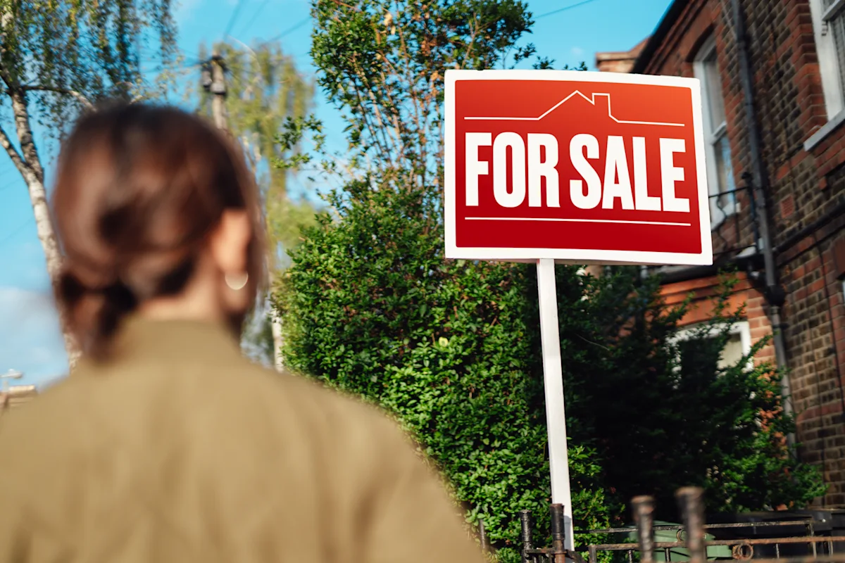 Rates are inching lower. When will mortgage rates finally go back down to 6%?