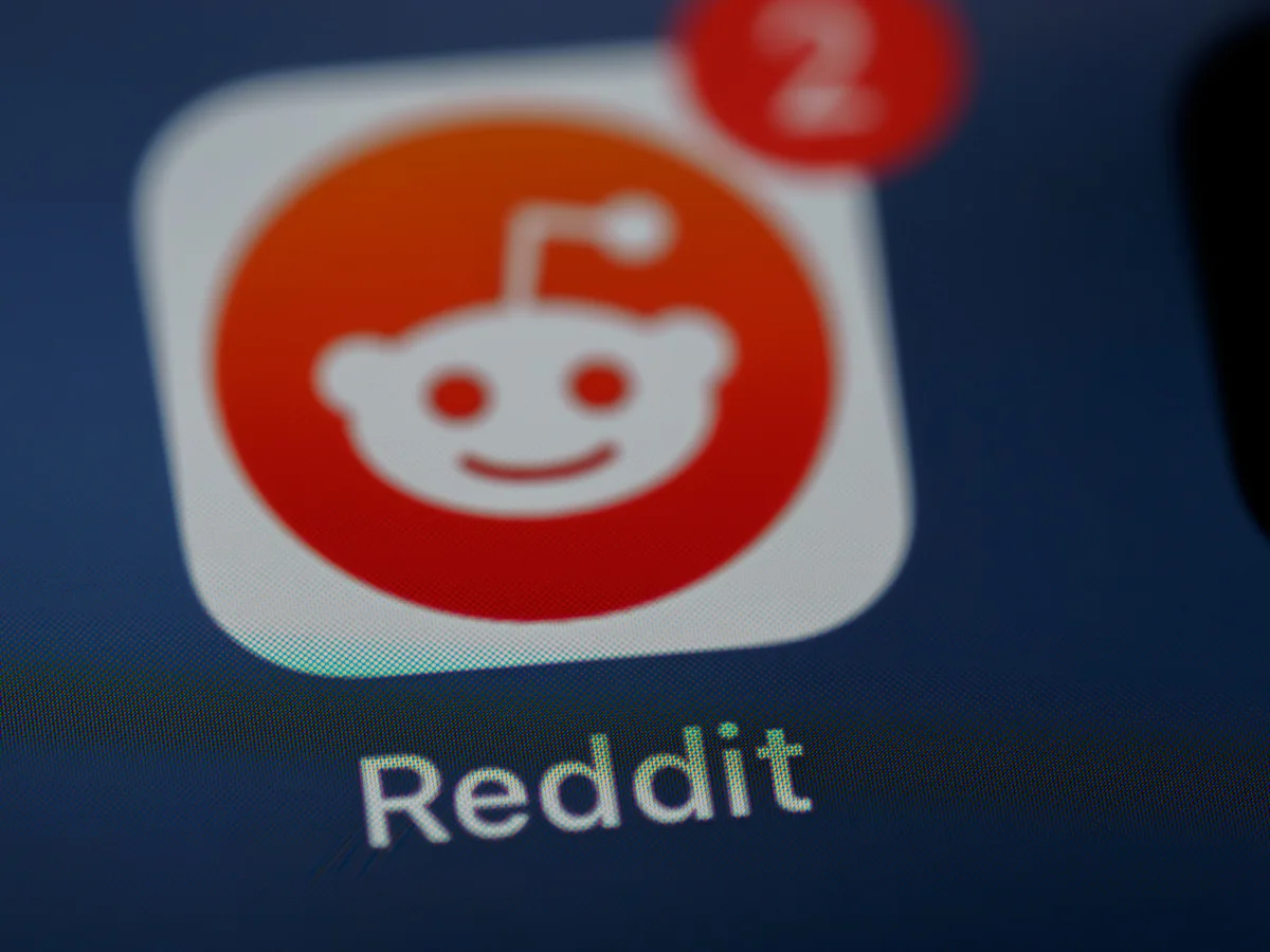Reddit (RDDT) May Walk Away From Google’s (GOOGL) $60 Million-a-Year Deal as AI Search Eats Its Traffic