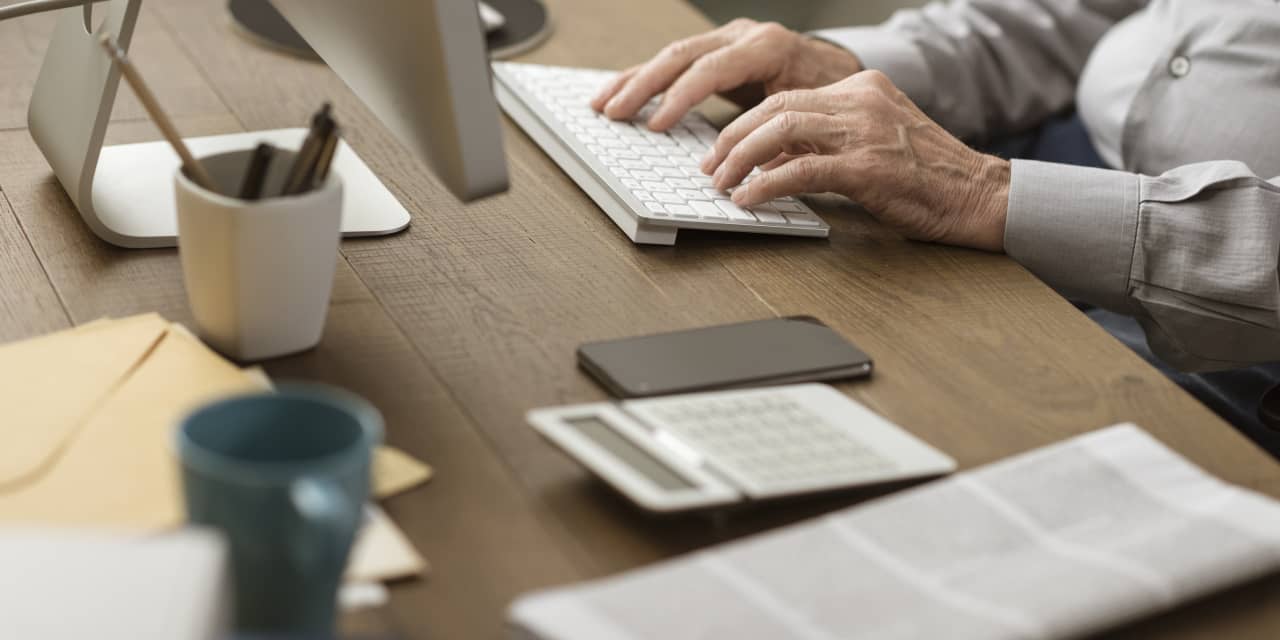 RMD or the 4% Rule? One Lets You Live Large and Not Run Out of Money.