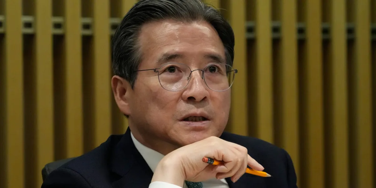 Samsung posts record $62 billion profit — and investors sell off anyway