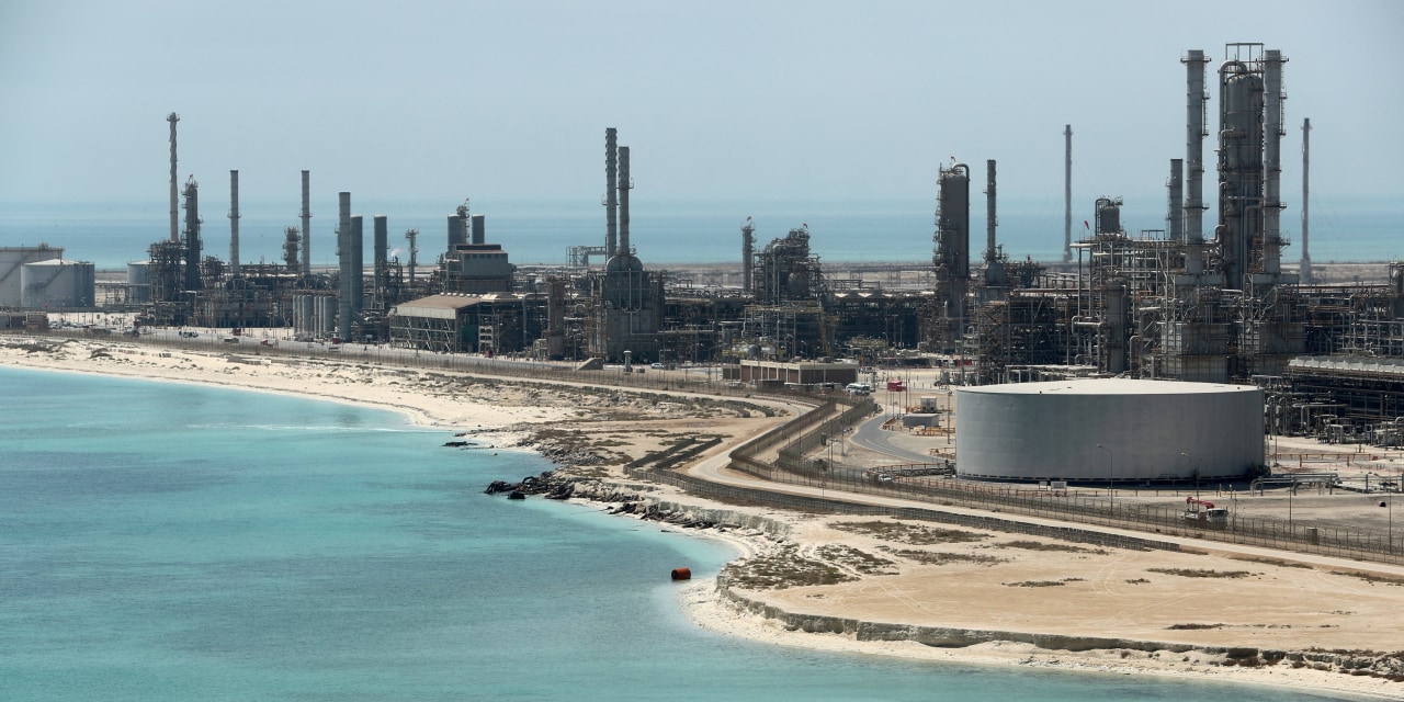 Saudi Arabia Restarts Crude Loadings at Major Gulf Terminal After Nearly Four-Month Halt