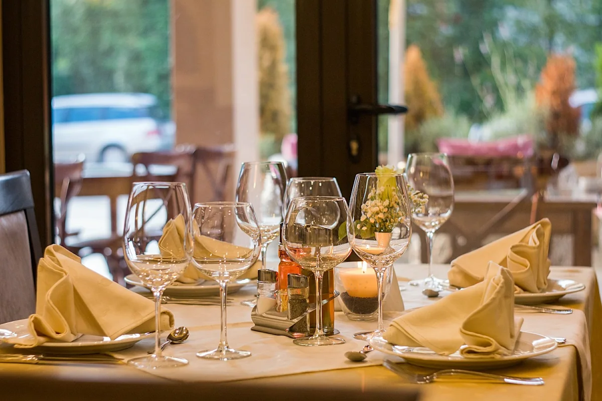 Should You Buy Bloomin’ Brands, Inc. (BLMN)’s Shares?