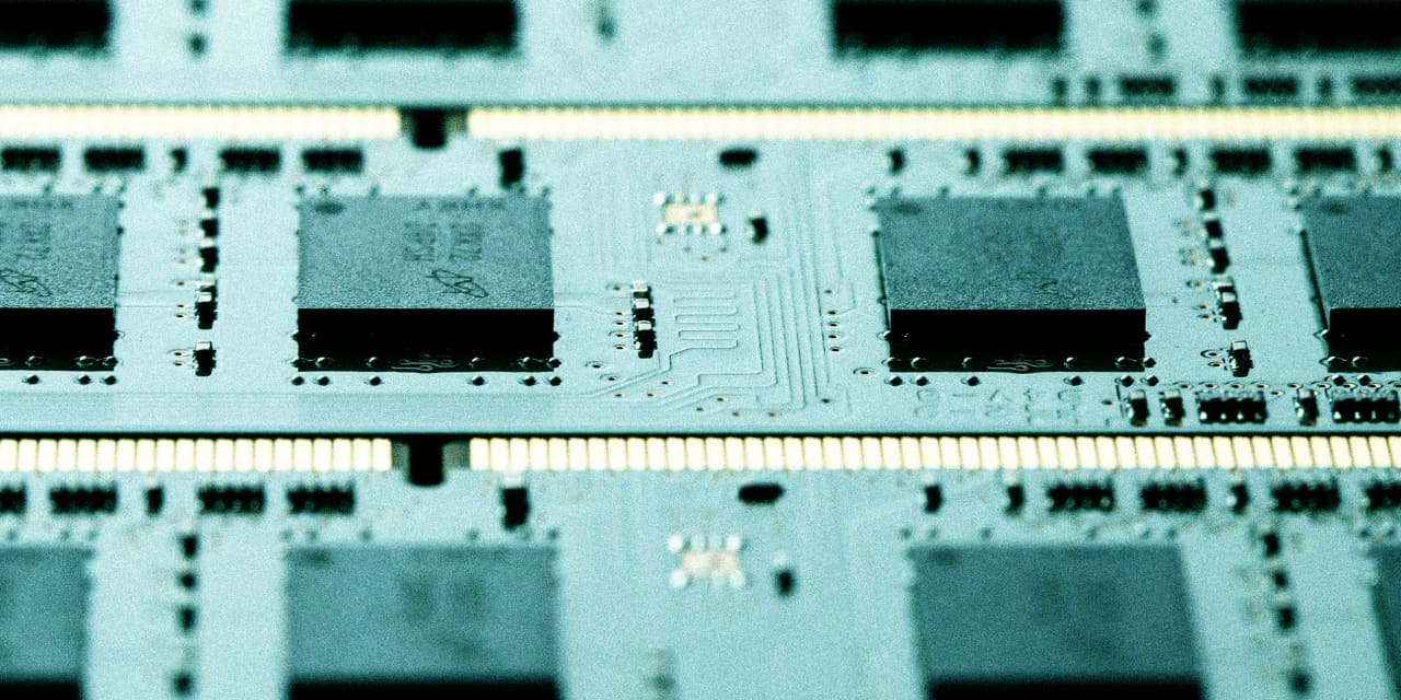 SK Hynix Stock Jumps as U.S. Premium Kicks In for Memory-Chip Maker