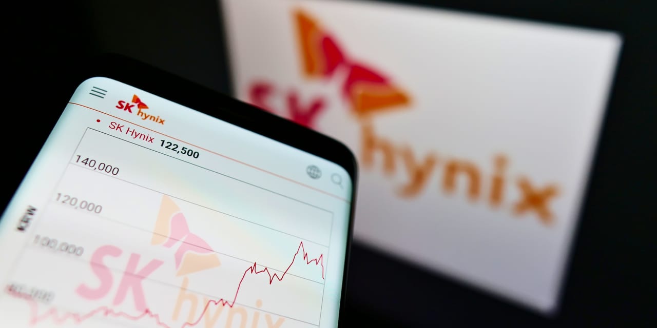SK Hynix Stock, Samsung Surge as Memory Frenzy Drives KOSPI Rebound