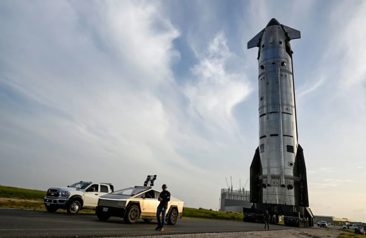 Space startup funding holds near record highs as SpaceX IPO draws new investors