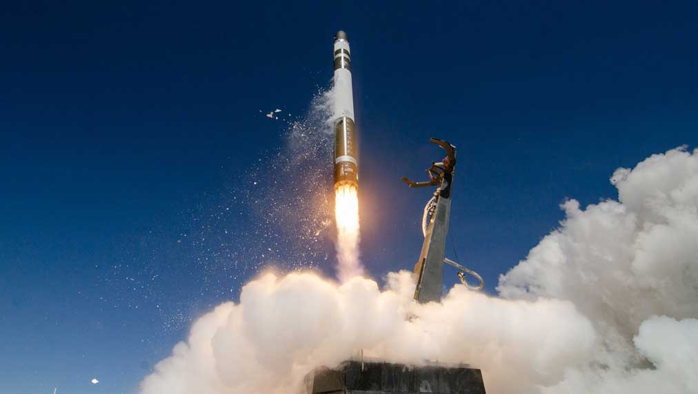 SpaceX Rivals Report Mixed Earnings; Rocket Lab Sinks On Possible Neutron Delays