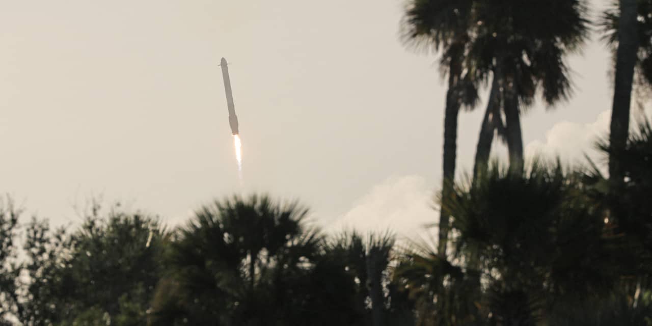 SpaceX Stock Rises After Bullish $3 Trillion Valuation