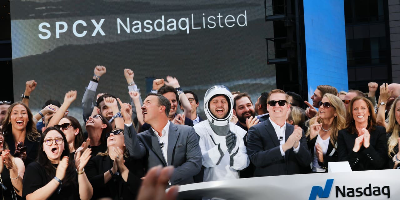 SpaceX’s Blockbuster Earnings Report Is Coming. What to Watch.