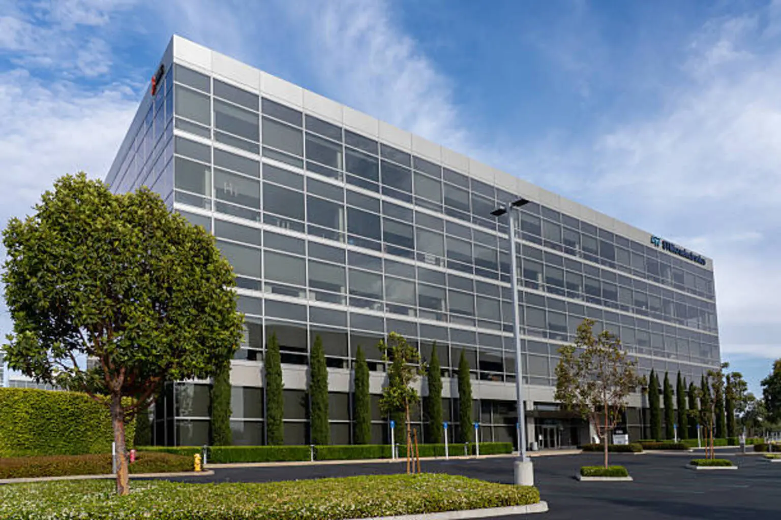 STMicroelectronics: Growth Is Strong But The Valuation Leaves Little Room For Error