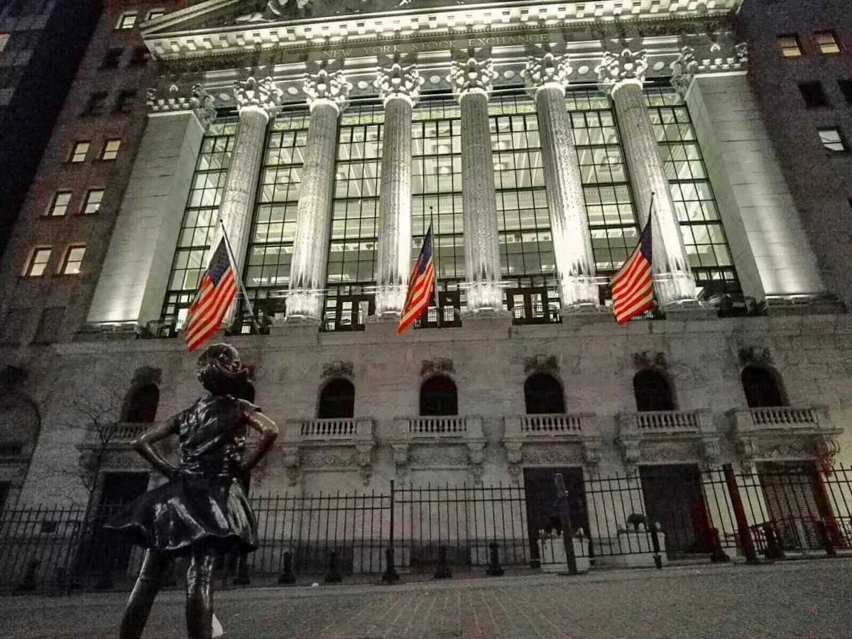Stock Indexes Finish Lower as Chipmakers Sell Off