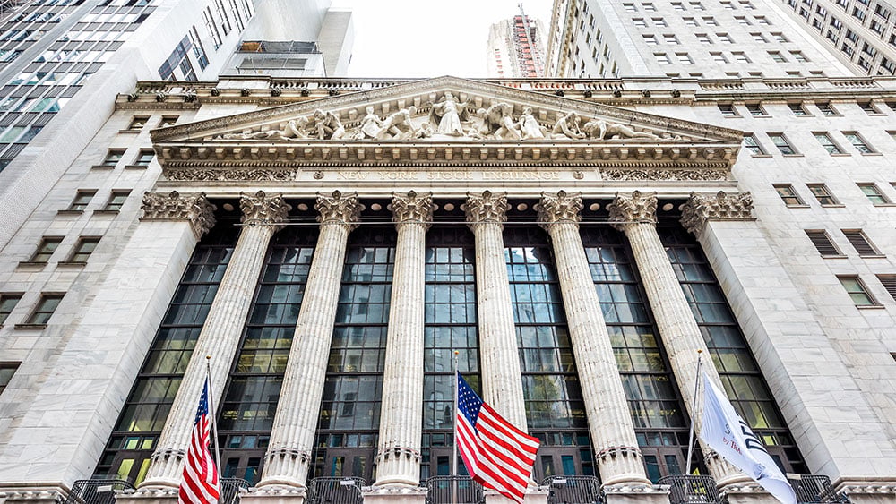 Stock Market Today: Dow Cuts Gains On New Trump Threats; Oracle Plunges On Earnings (Live Coverage)